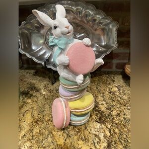 Sweet Treats resin bunny rabbit macaroon figurine - Brand new!